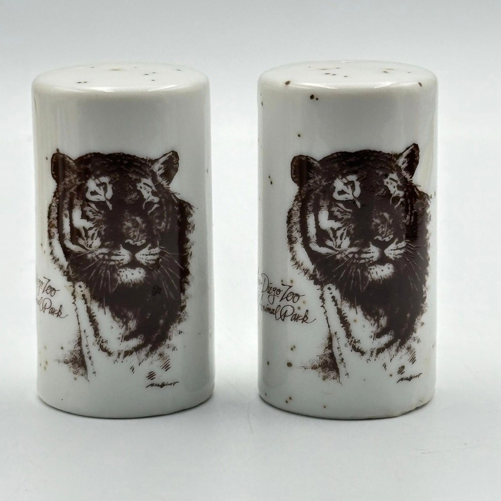 SP149-San Diego Zoo and Wild Animal Park Tiger Salt and Pepper Set Made in Japan